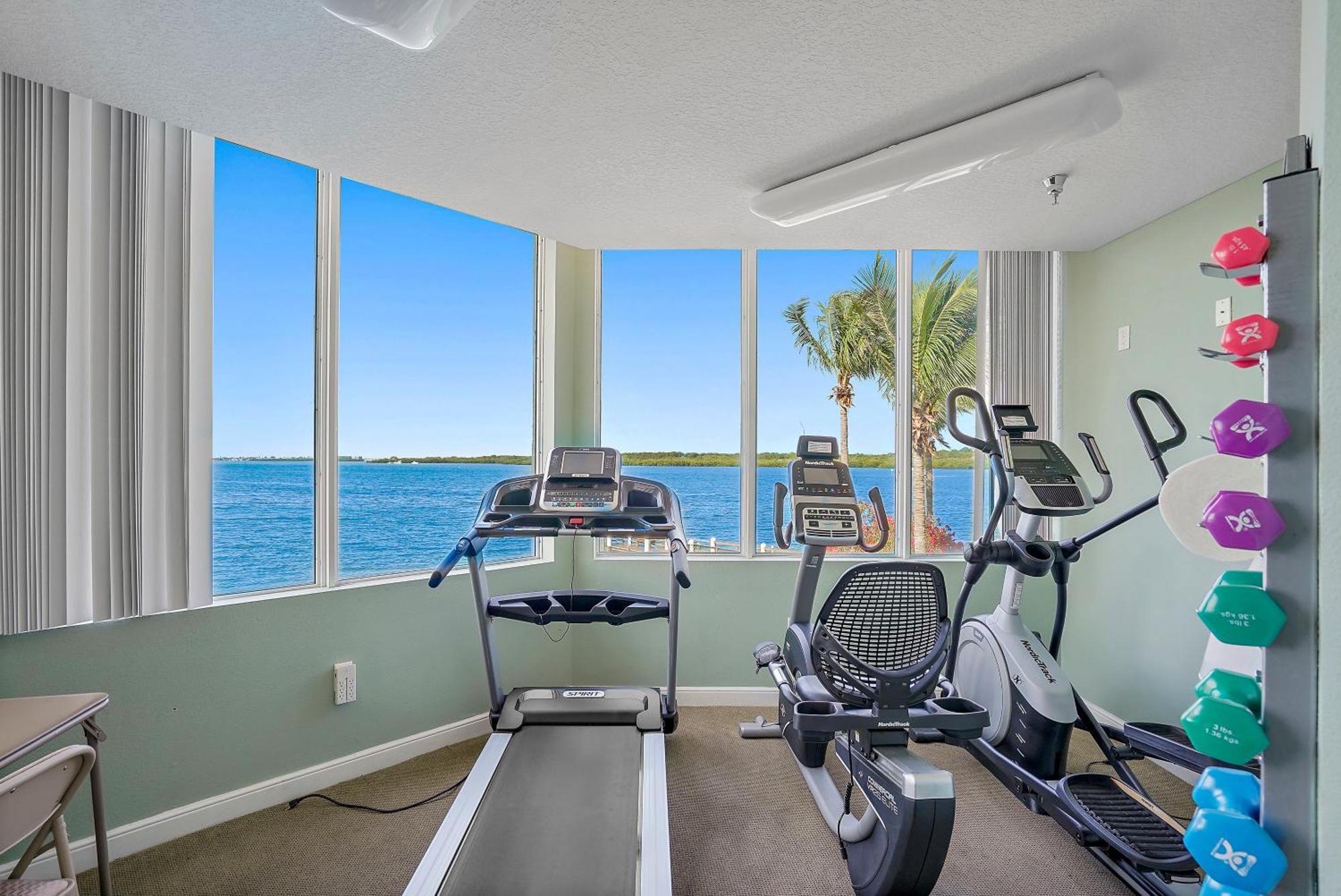 Oceanfront Luxury Condo! Mins To Beach! Rum Bar Next Door! Sankt Petersburg Zewnętrze zdjęcie